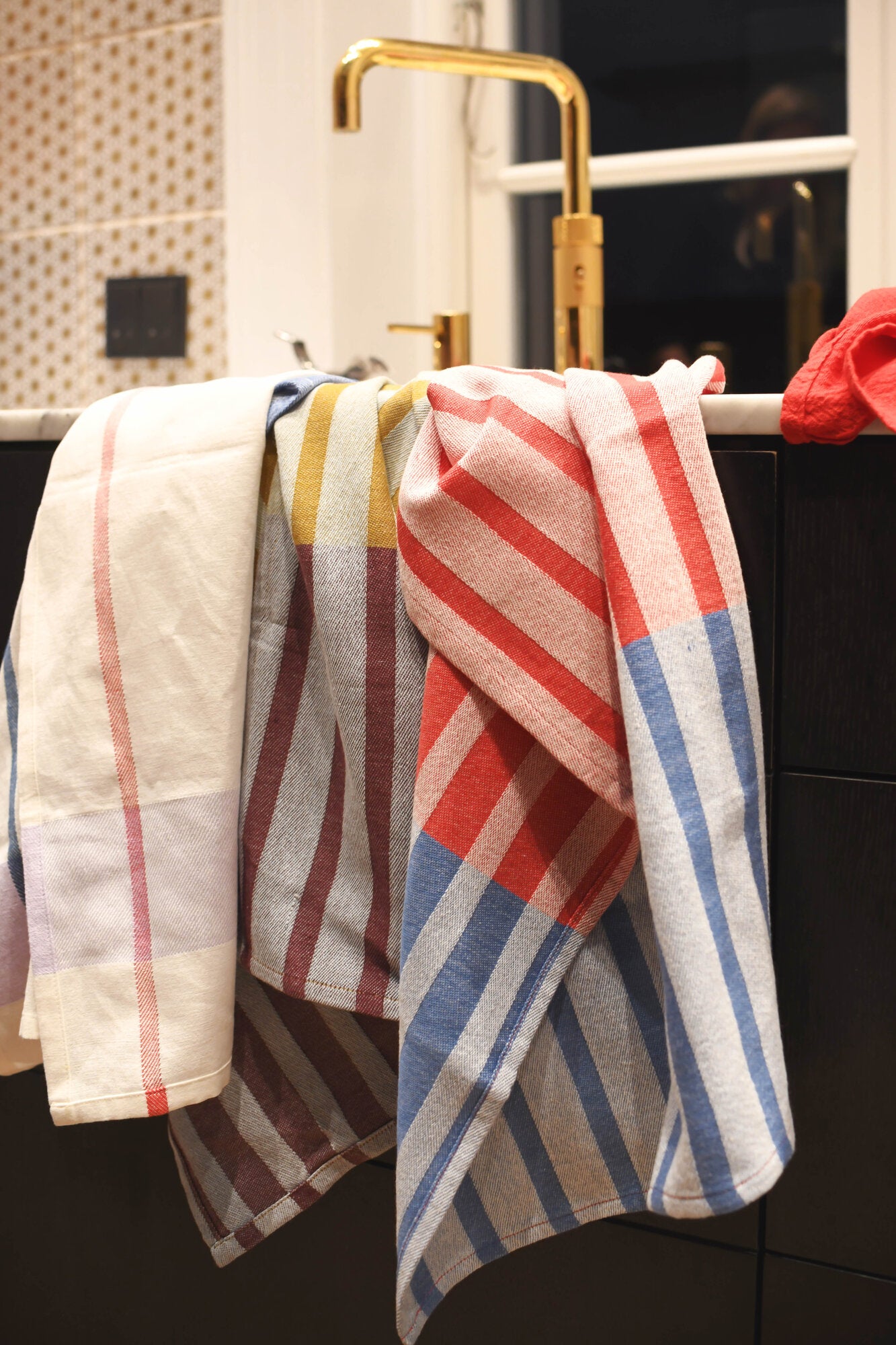 Viskestykke stribet, bordeaux/blå - 50x70 cm.